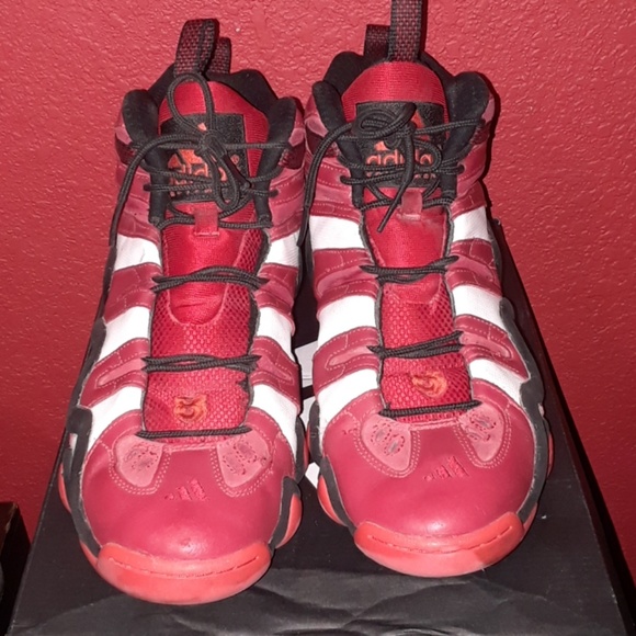 kobe bryant shoes old school